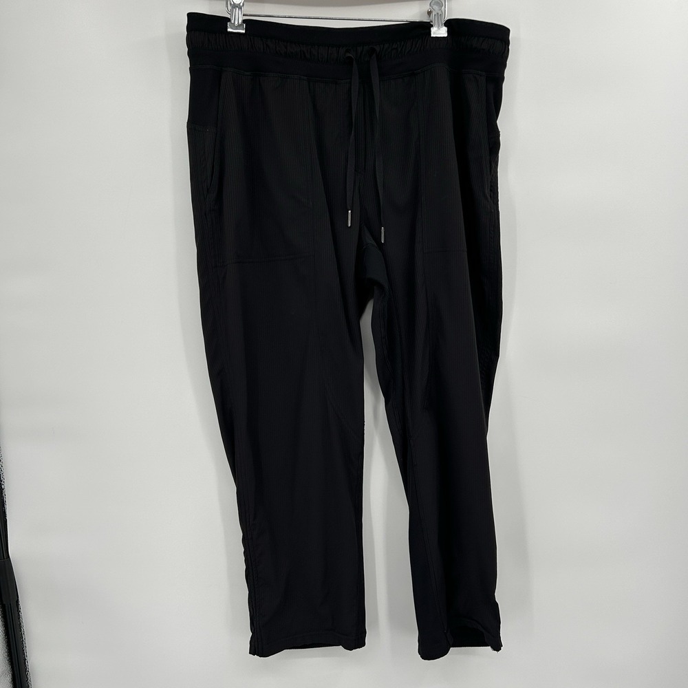 Lululemon Womens Dance Studio Mid Rise Cropped Pants Size 14 Black LW6CDQS